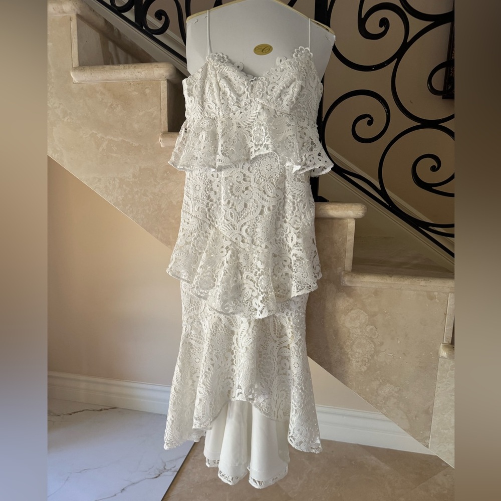AMUR One Shoulder White Lace Dress